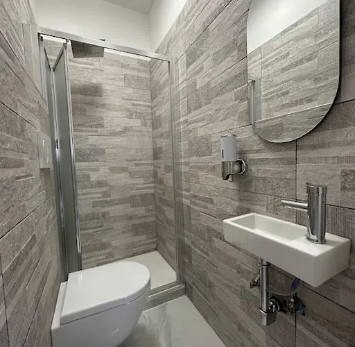 Mare & Roma Holidays Lägenhet *